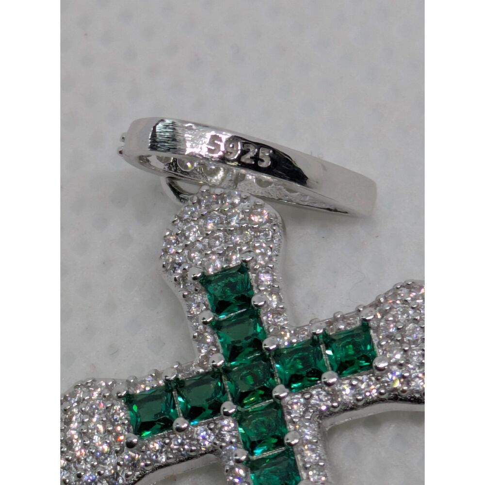 Brand New Green Emerald Moissanite Cross Pendant 925 Silver iced Unisex - Picture 6 of 8